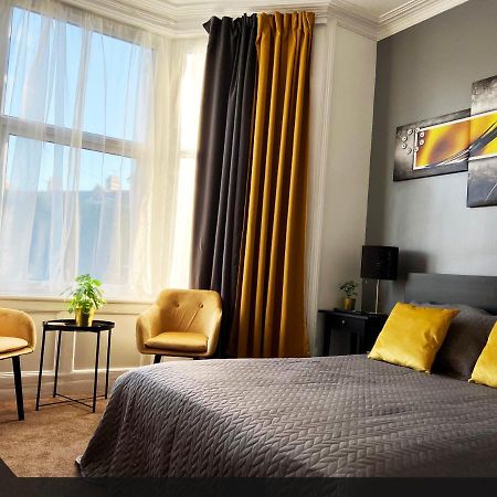 Priorswood House Apartment Тонтън Екстериор снимка